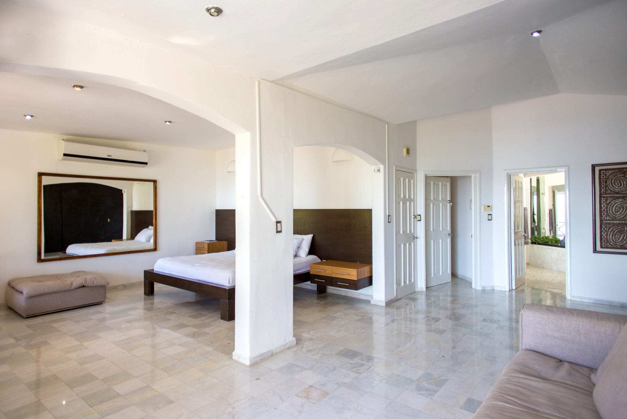 4 BR Trendy Waterfront Villa - Bedroom