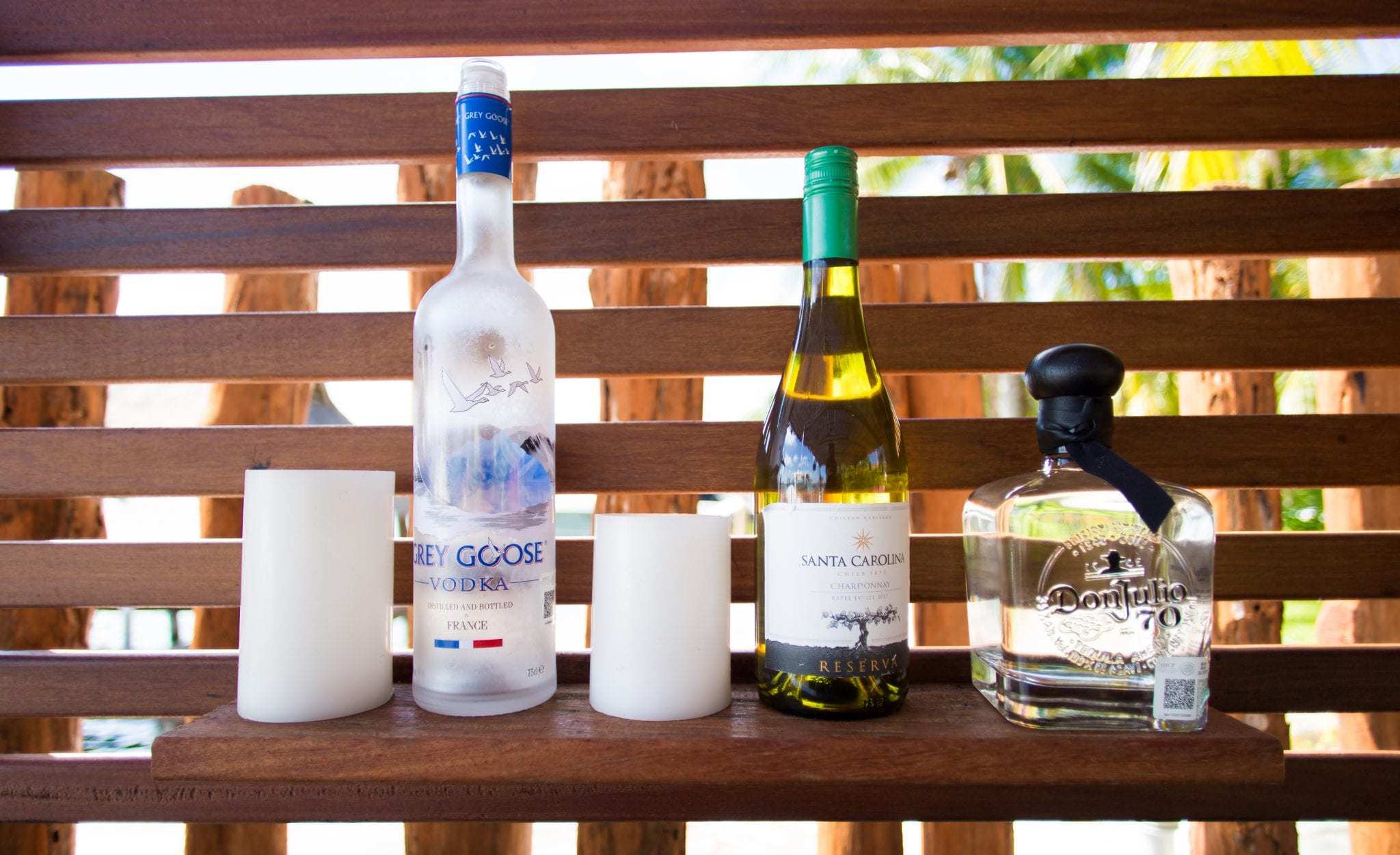 4 BR Trendy Waterfront Villa - Exterior - Lounging