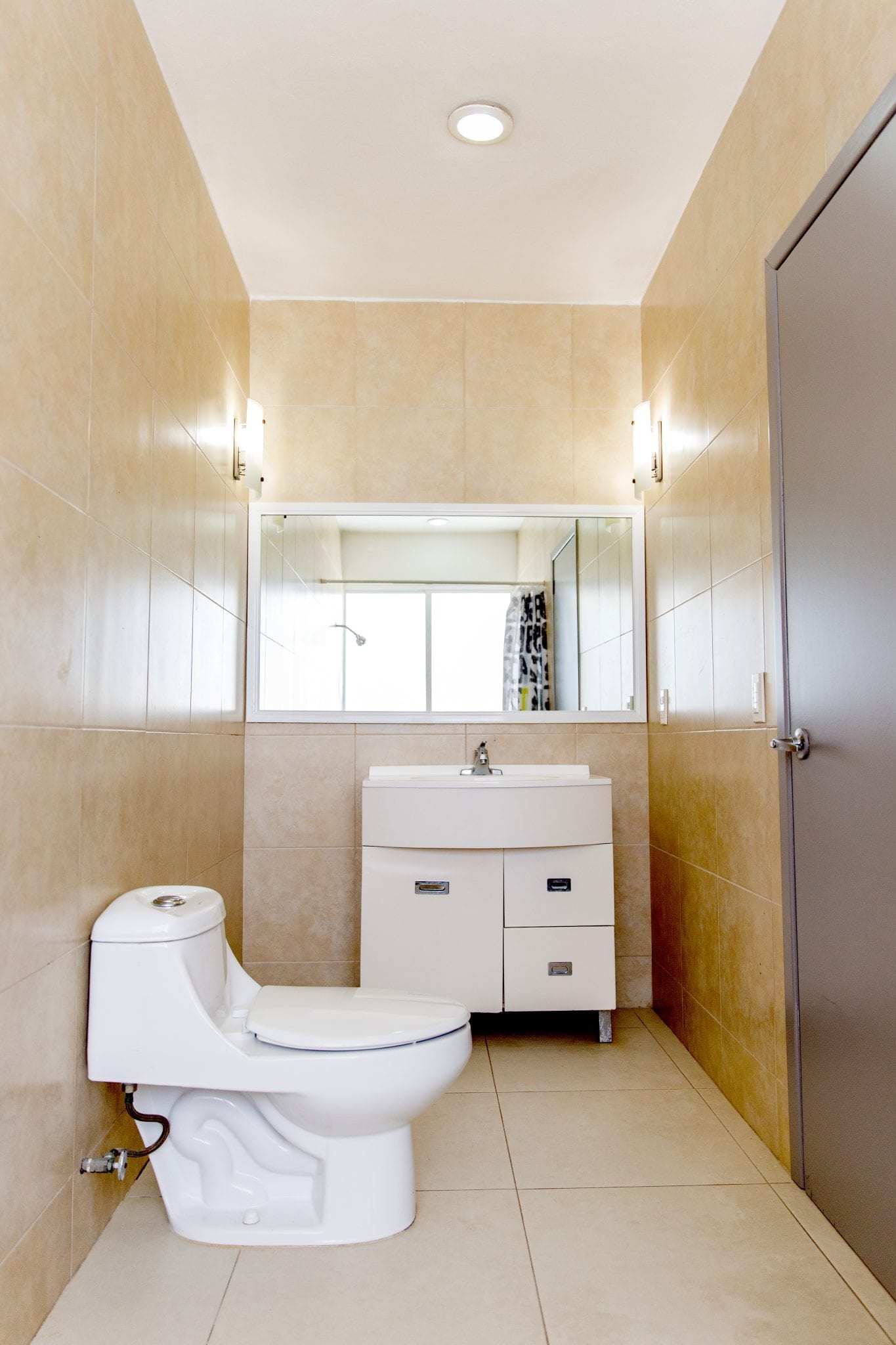 3 BR Waterfront Townhouse - Interior - Bath